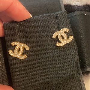 SOLD ♥️ Authentic Chanel earrings ♥️